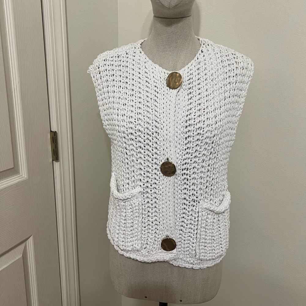 Zara White Knit Button-Up Sweater Vest Size Small NWT